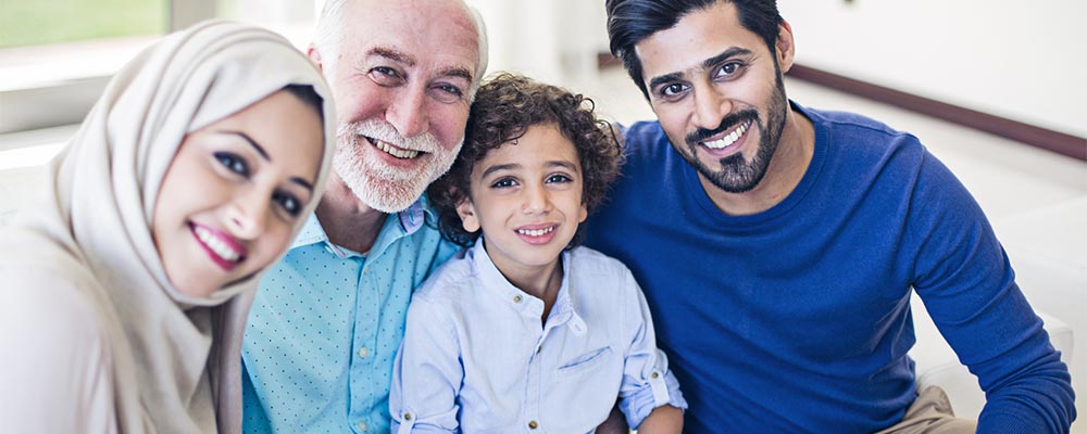 Should you Go to Canada Alone or Move With Your Family?